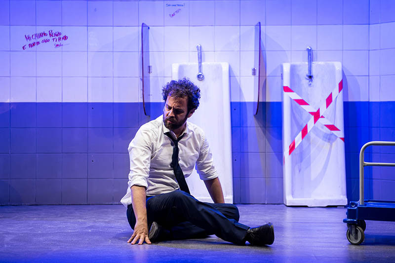 Gabriele Pignotta è in scena col suo Toilet al teatro Garbatella dal 22 al 24 novembre